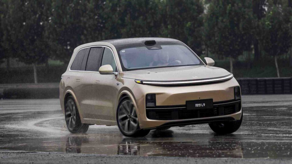 Li Auto открывает доступ к мастер-аккаунту для машин параллельного импорта